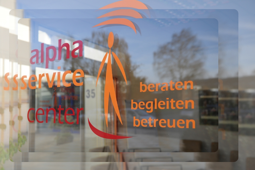 Alpha Service Firmenschild